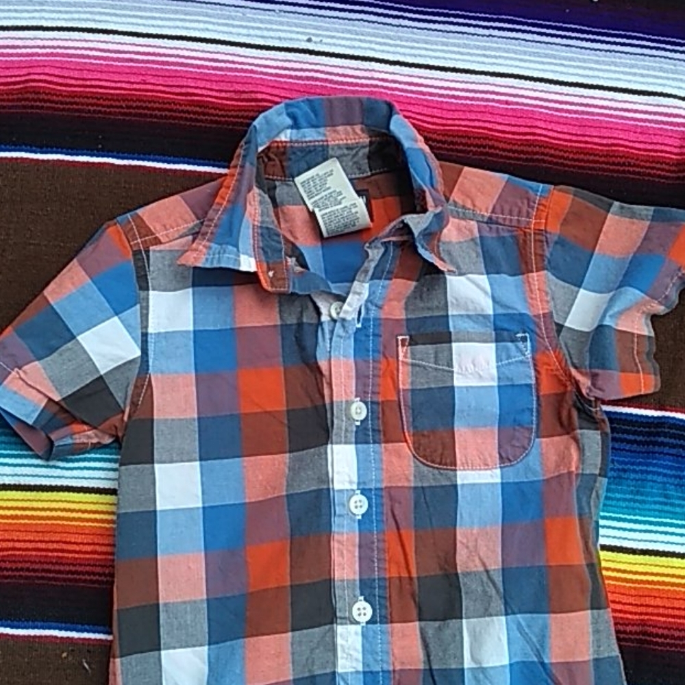Size 2 button down - Picture 6 of 6